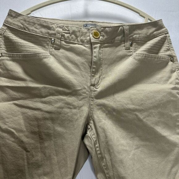 New Directions Weekend Tan Bermuda Shorts Size 12 - Picture 2 of 9